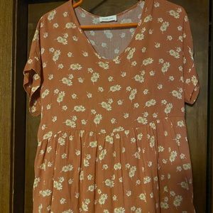 Floral boutique beauty top.